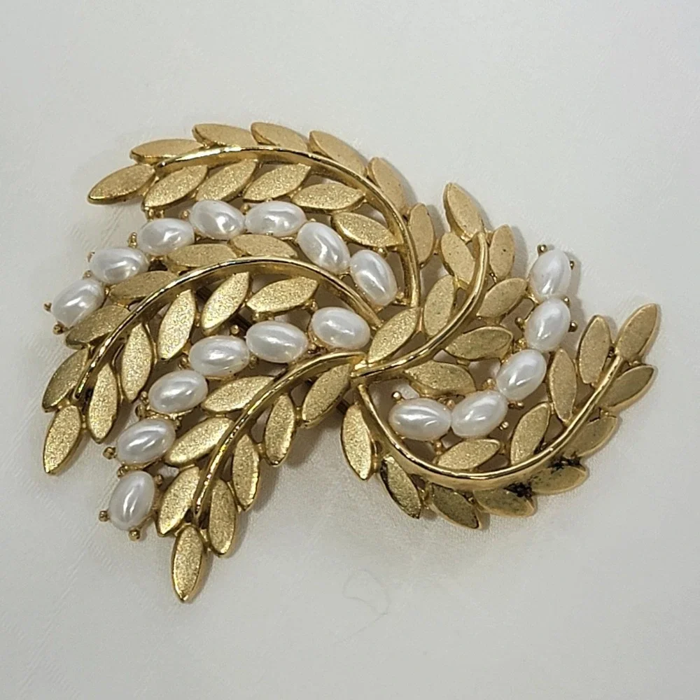 Trifari Vintage Gold Tone Faux Pearl Leaf Wheat Brooch Pin Textured MCM Signed